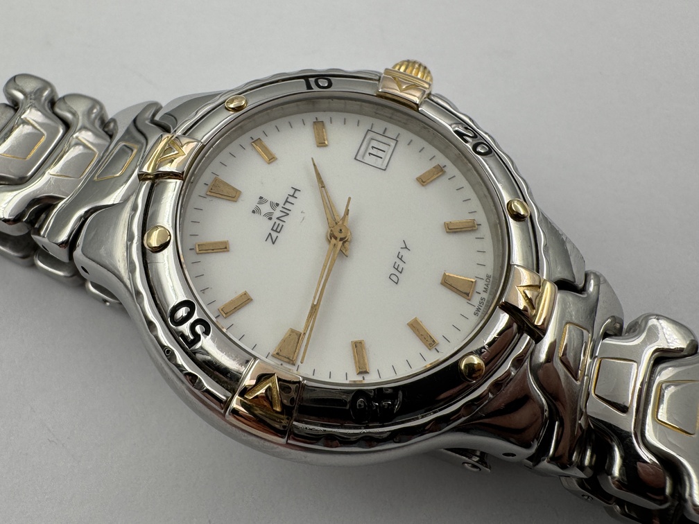 Vintage ZENITH Defy 08/59.2100.226 Date White Dial Quartz Cal 226 - 38 mm